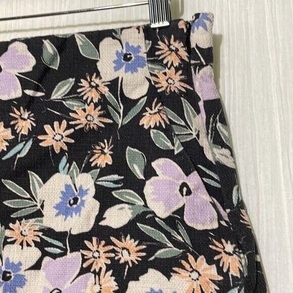 Gap Shorts Chino Textured Side Zip Tropical Floral Print Size 4 5 FOR $25 💵 💲 - Picture 3 of 7